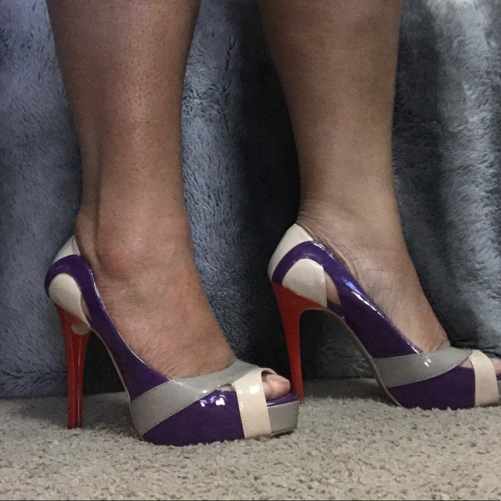 Guess Color Block Pumps